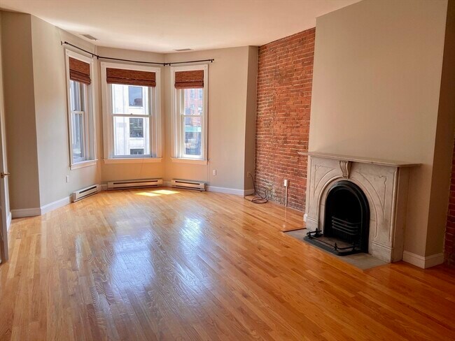 Photo - 123 Newbury St Unit 4