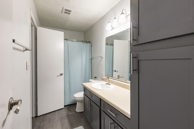 Photo - Pelham Apartments