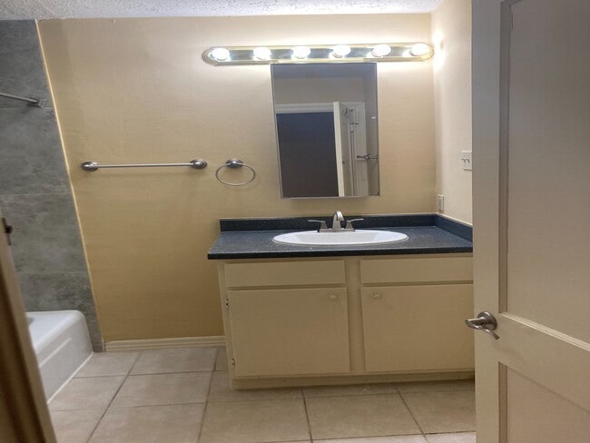 Photo - 4921 Maxie St Unit 1/2