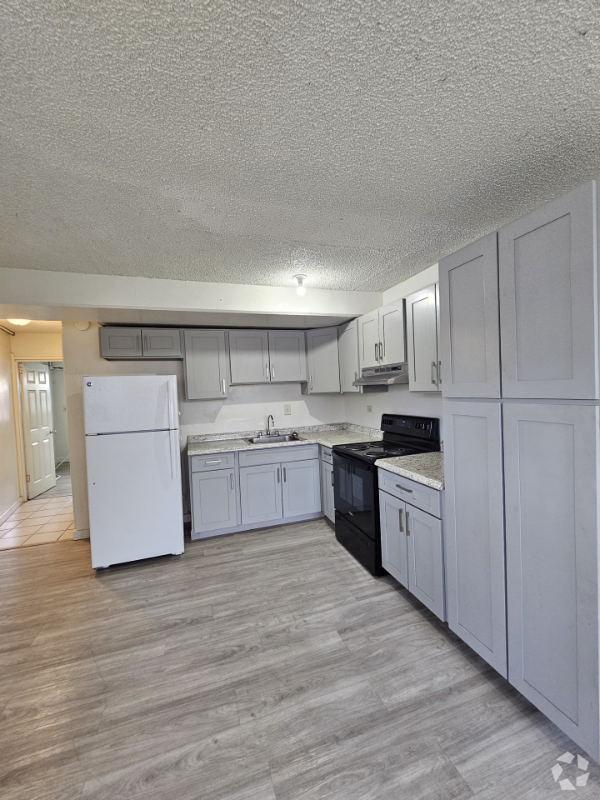 Building Photo - 1326 Matlock Ave Unit 206 Rental