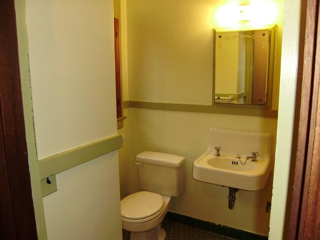 Photo - 111-115 E Roanoke, 2523 - 2529 Eastlake Ave E Unit 2525.5