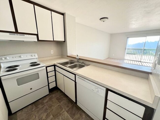 Photo - Charming 1-Bedroom Condo with Partial Bay Views & Summer Fireworks! Unit 317