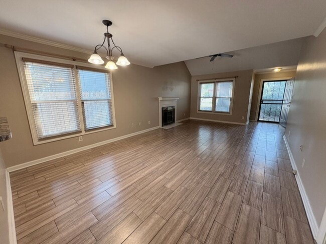 2634 Bay Pointe Cir W