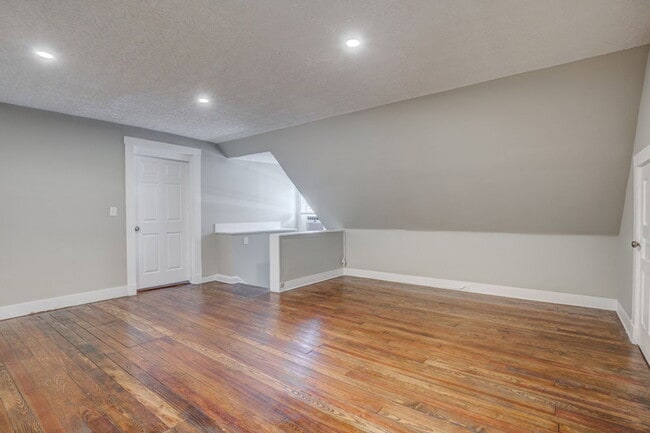 808 Academy Ave Unit 3F