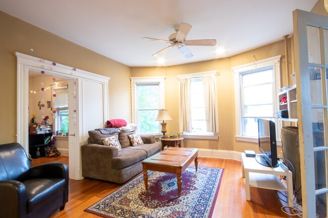 Photo - 142 Calumet St Unit 2