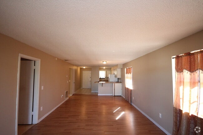Building Photo - 152 Hummingbird St Unit 2 Rental