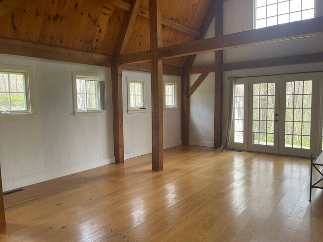 Photo - 300 Chestnut Hill Rd