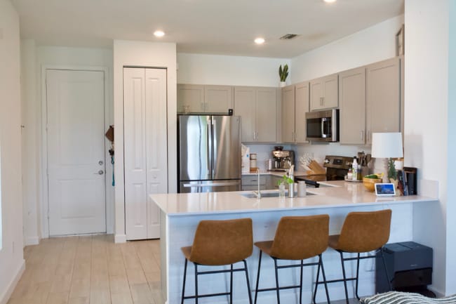 Photo - 1011 White Oak Ter