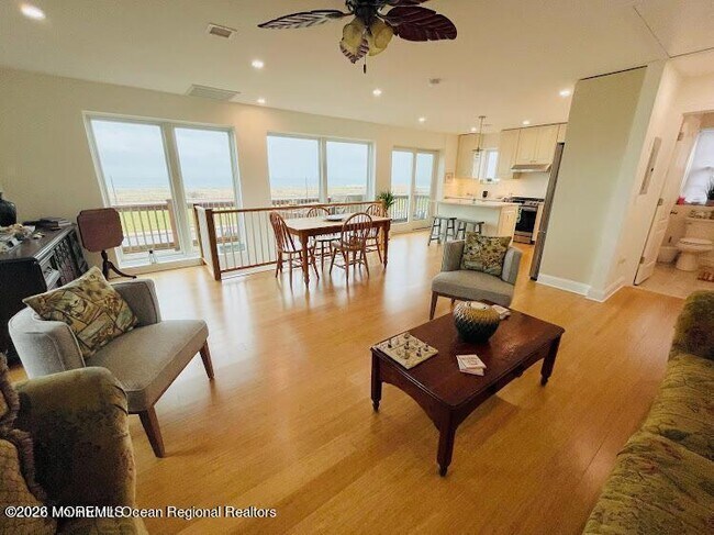 711 Ocean Ave N Unit 1