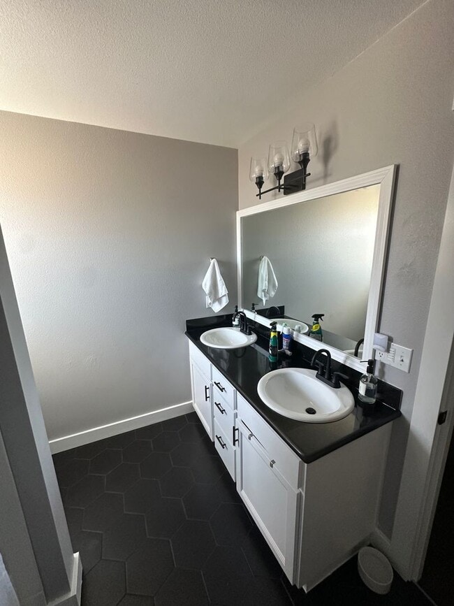 Photo - 1670 Westwind Cir