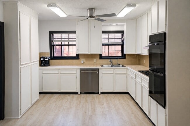 Photo - 5315 Bayway Dr