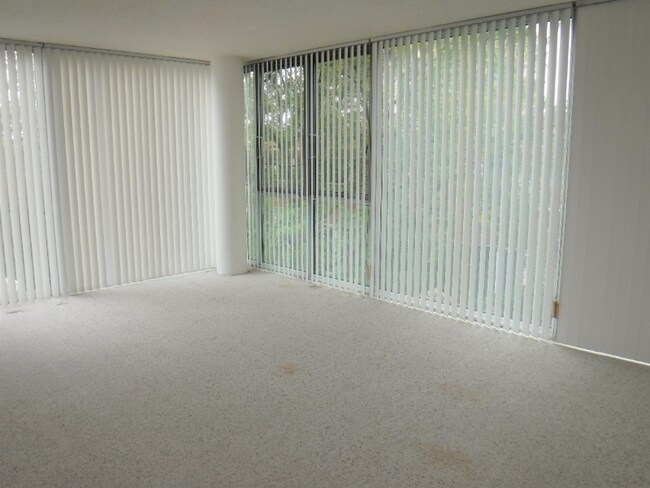 Photo - 3115 S Michigan Ave Rental