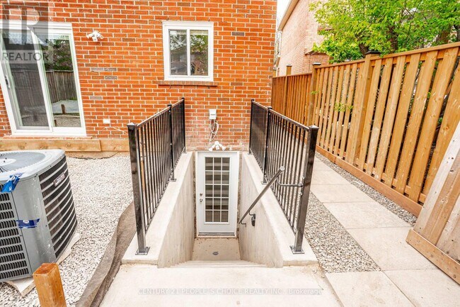 Photo - 3476 Kelso Crescent