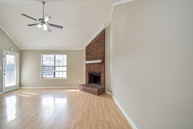 Photo - 6759 Valerie Dr