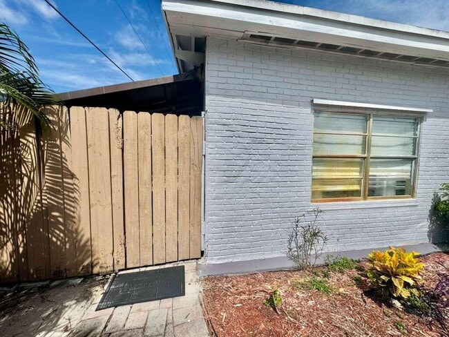 Photo - 1311 NE 42nd St