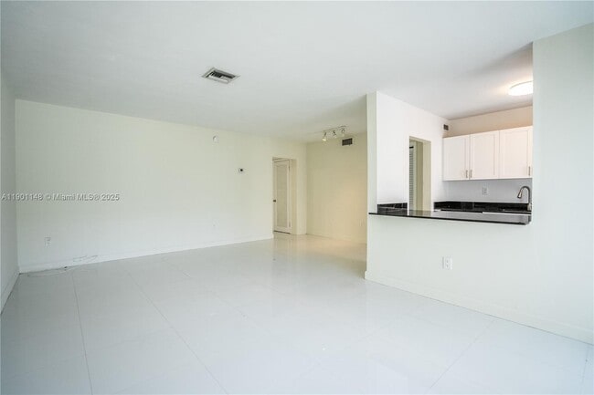 Photo - 1940 Biarritz Dr Unidad 3
