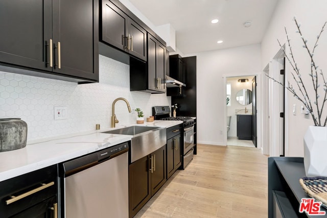 Photo - 12473 Gilmore Ave Unidad 1/2