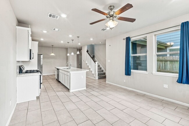 Photo - 7333 Hinsdale Dr