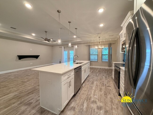 2 W Casa Loma Dr