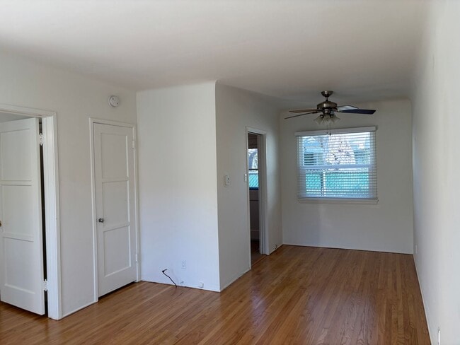 Building Photo - Western, 1151-1153 Unit 1153 #B