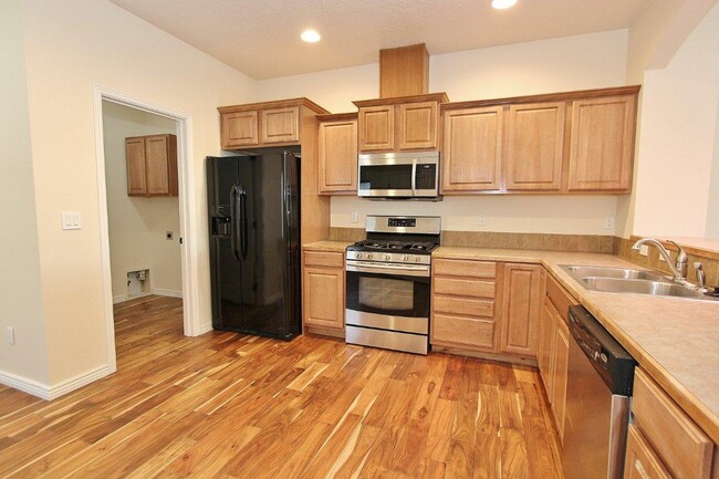 Photo - 2122 W Pine Ave