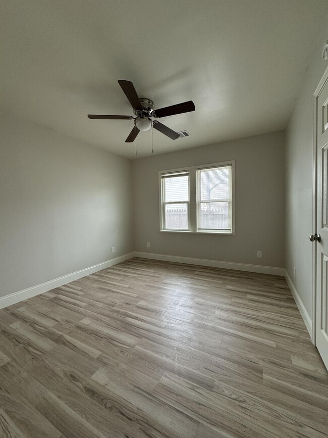 Building Photo - 2030 S Hayden St