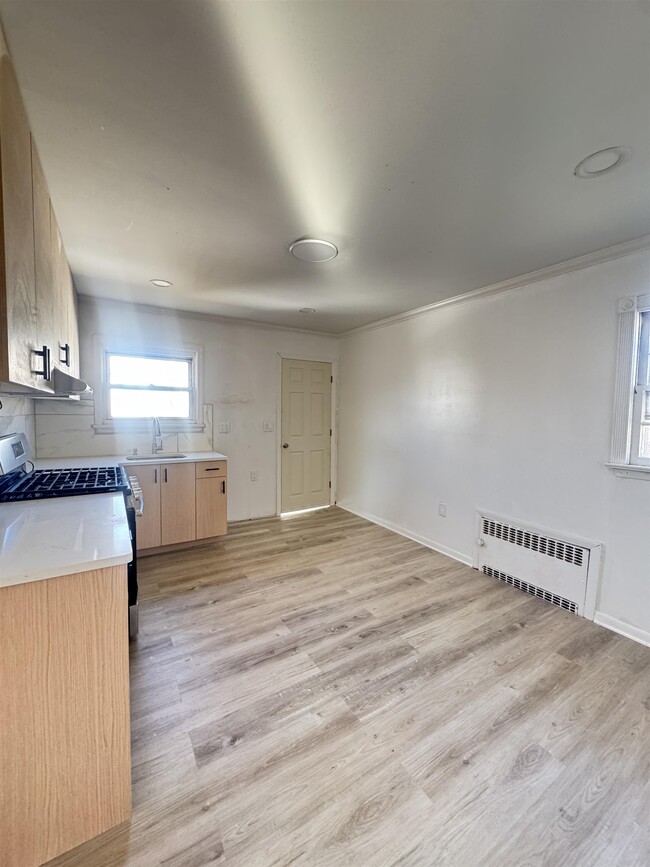 Photo - 323 Devon St Unit 2