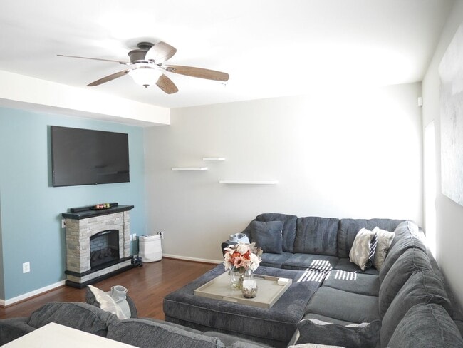 Photo - Stunning 5-Bedroom, 3.5-Bathroom Fully Fur...