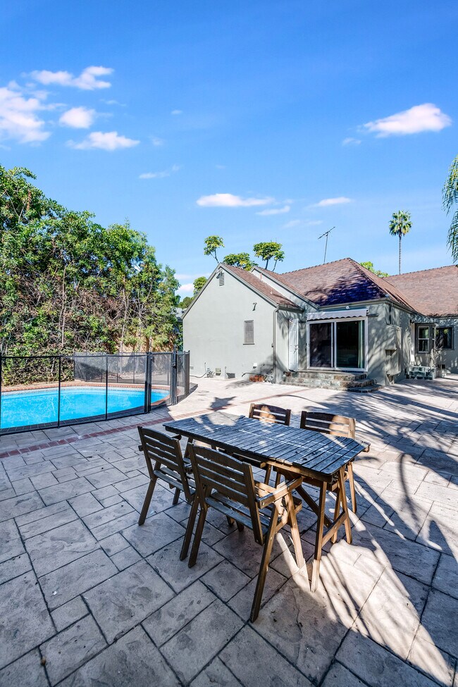 Photo - 6630 Moore Dr