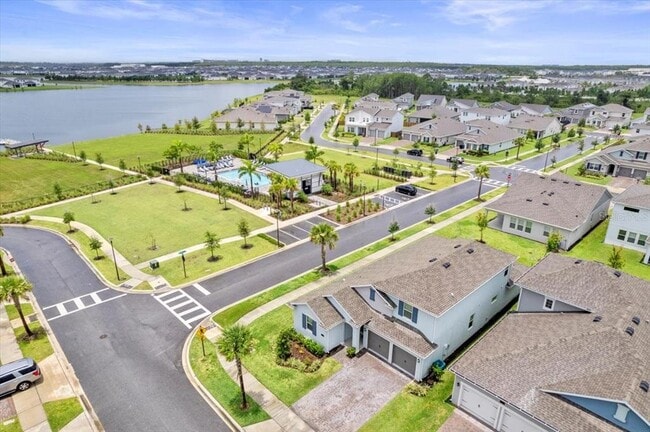 Photo - 19105 Planetree St