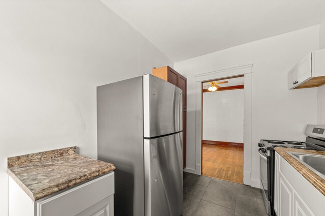 Kitchen - 11427 Clifton Blvd Unit 3