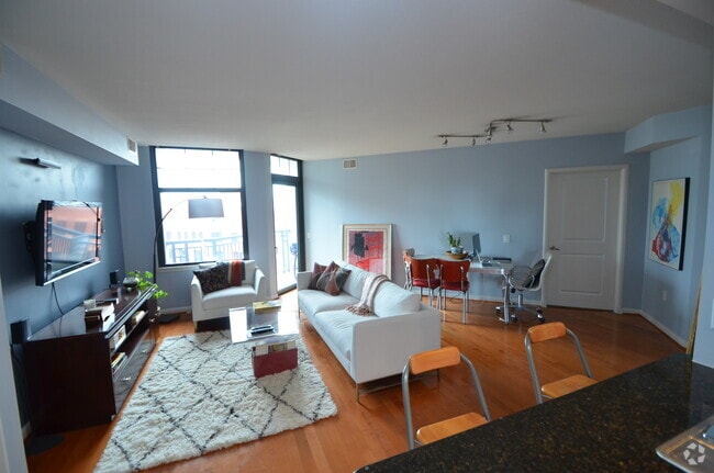 Building Photo - 1021 N Garfield St Unit 735 Rental