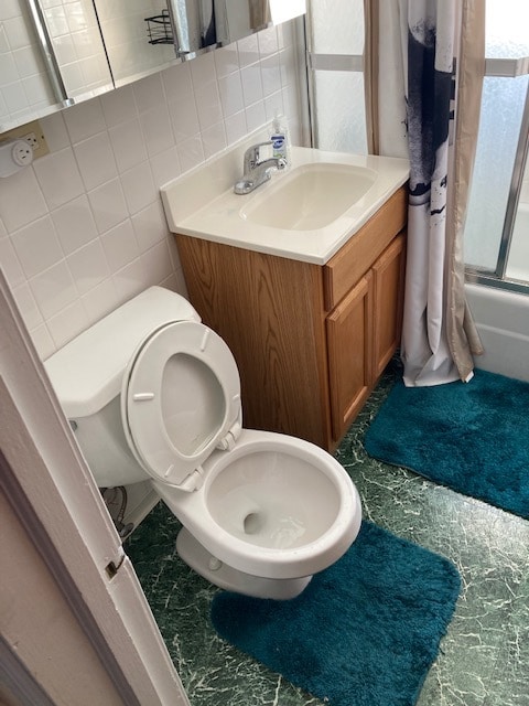 Bath - 5446 N Elston Ave Unit 2N