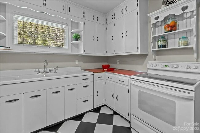 Photo - 1030 Dooley Dr