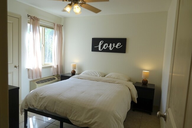 Photo - 3 bedroom, 1.5 bathroom furnished condo at...