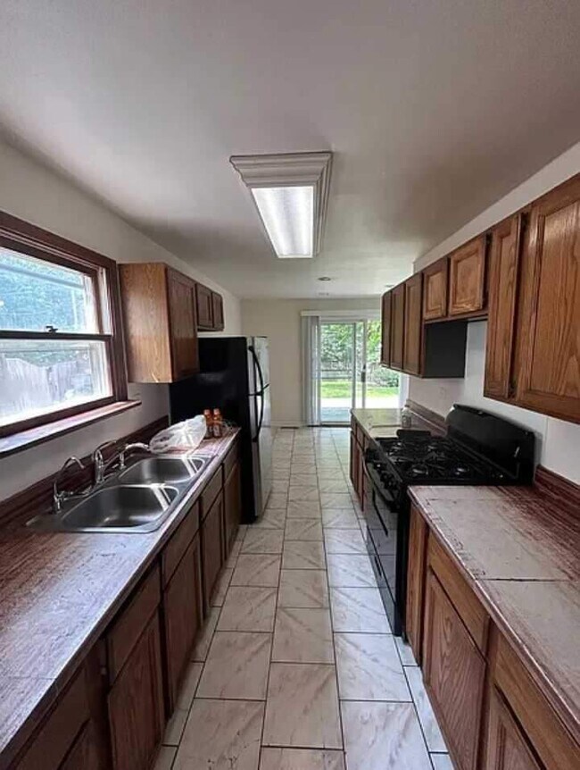 Photo - 326 Allanson Rd