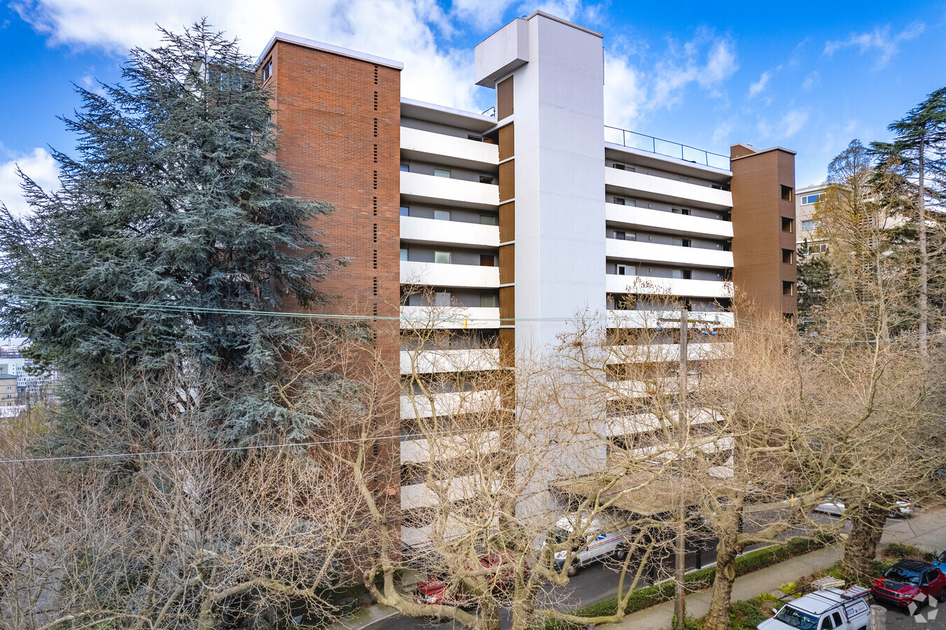 Exterior - Lamplighter Apartments