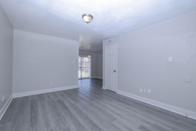 Building Photo - 9834 Denning Dr