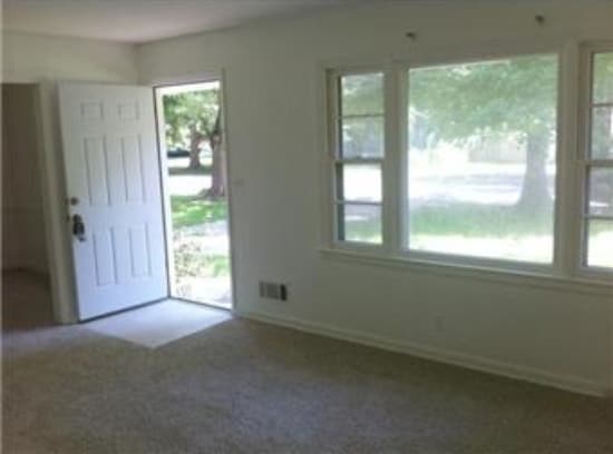 Photo - 10104 White Ave