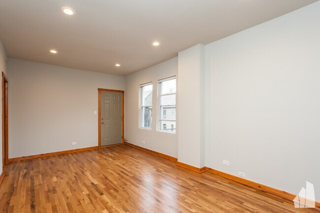 Photo - 1521 N Bosworth Ave Unit 3B
