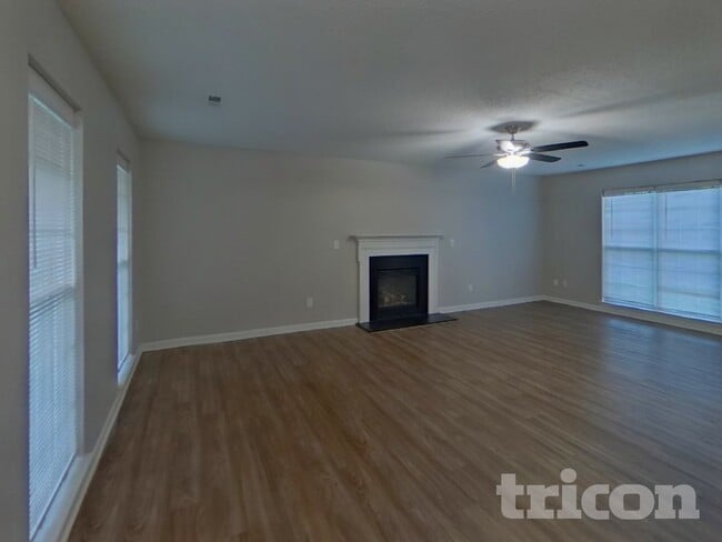 Photo - 2921 Barbee Ct