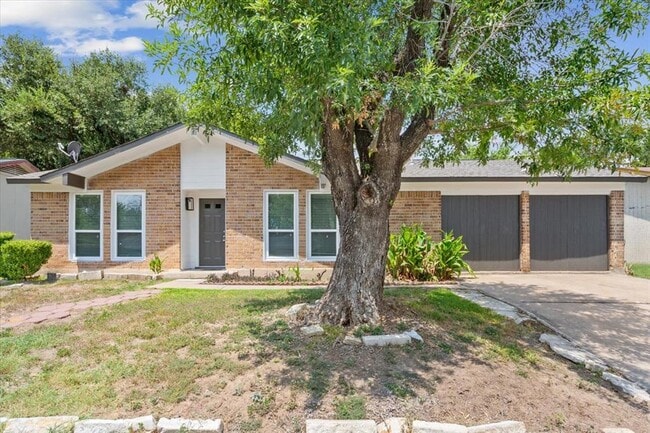 Building Photo - 10100 Woodglen Dr Rental