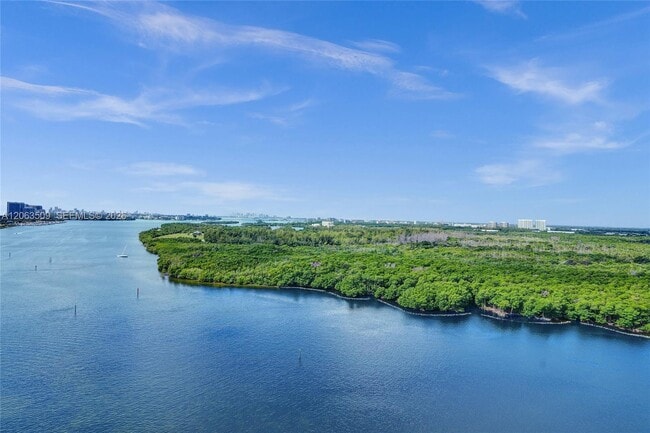Building Photo - 500 Bayview Dr Unit PH20