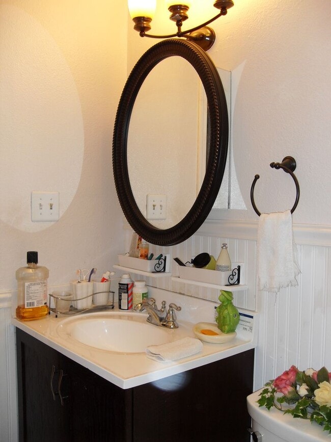 Photo - West-Flagstaff 4bd/2ba House Near NAU & CCC -Students & Pets OK!! Avail. July 10th!