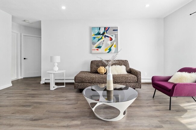 Photo - 4 Robinwood Ave Unit 8