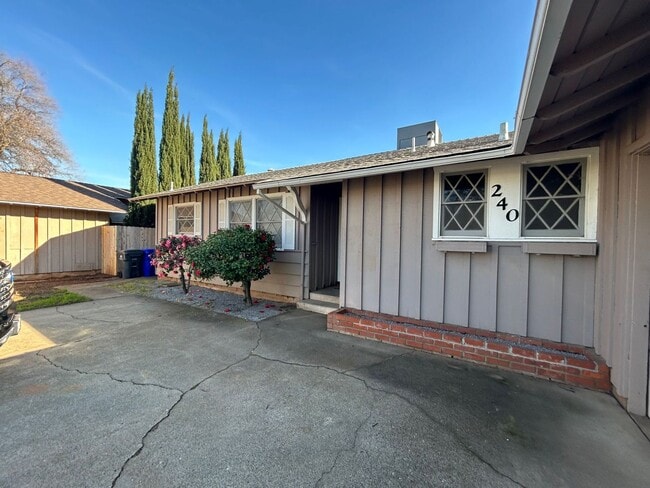 240 Encinal Dr