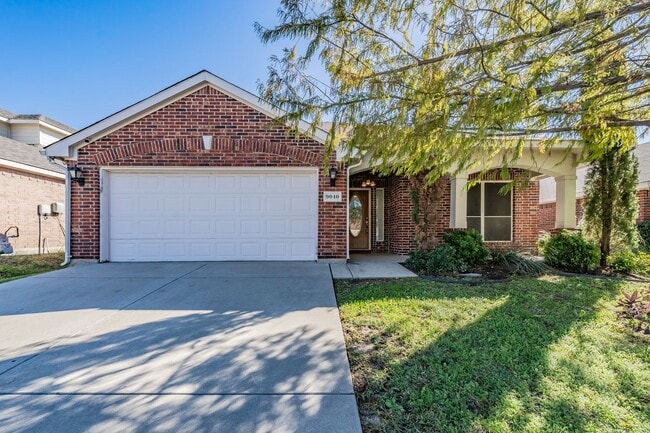 Building Photo - 3bed/2bath Cozy Chic with Backyard Oasis