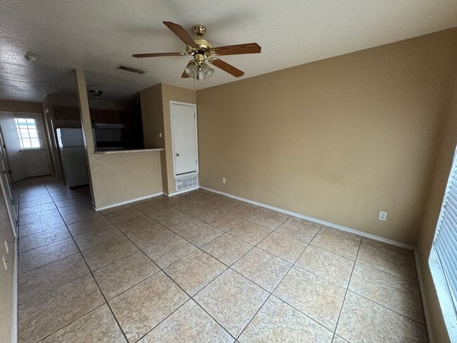 Photo - 1901 Monte Carlo Ln Unidad B