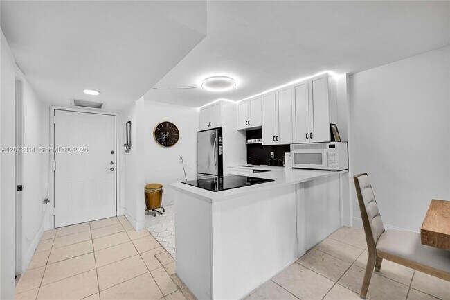 400 Leslie Dr Unit 605