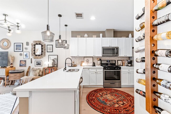 Building Photo - 908 Nueces St Unit 24